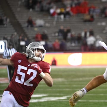 Nov 4, 2023; Pullman, Washington, USA; Stanford Cardinal tight end Sam Roush (86) makes a catch against Washington State Cougars linebacker Kyle Thornton (52) in the second half at Gesa Field at Martin Stadium. Stanford won 10-7. Mandatory Credit: James Snook-Imagn Images