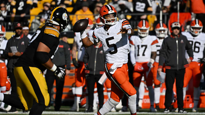 Cleveland Browns v Pittsburgh Steelers