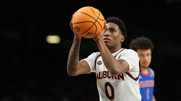 April 5, 2025; San Antonio, TX, USA; Auburn Tigers Guard Tahaad Pettiford (0) shoots a free throw against the Florida Gator 