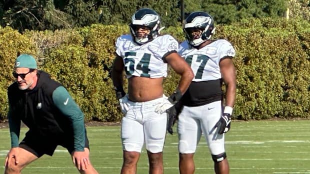 Eagles LBs Jeremiah Trotter Jr. and Nakobe Dean on Oct. 9, 2024