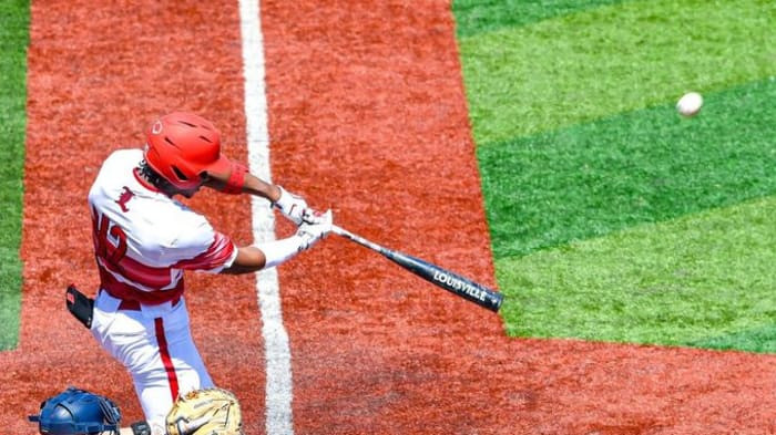 Louisville outfielder Eddie King Jr. (42)