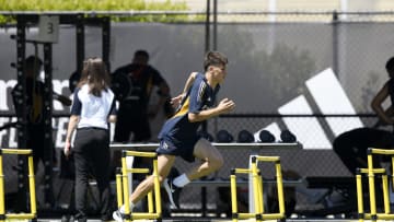 Real Madrid akan menunggu proses pemulihan cedera lutut Arda Guler.