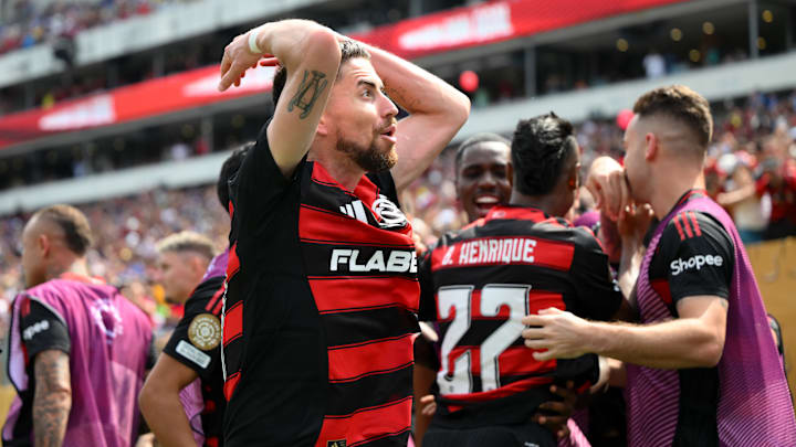 Jogador estreou pelo clube na Copa do Mundo Jogador estreou pelo clube na Copa do Mundo