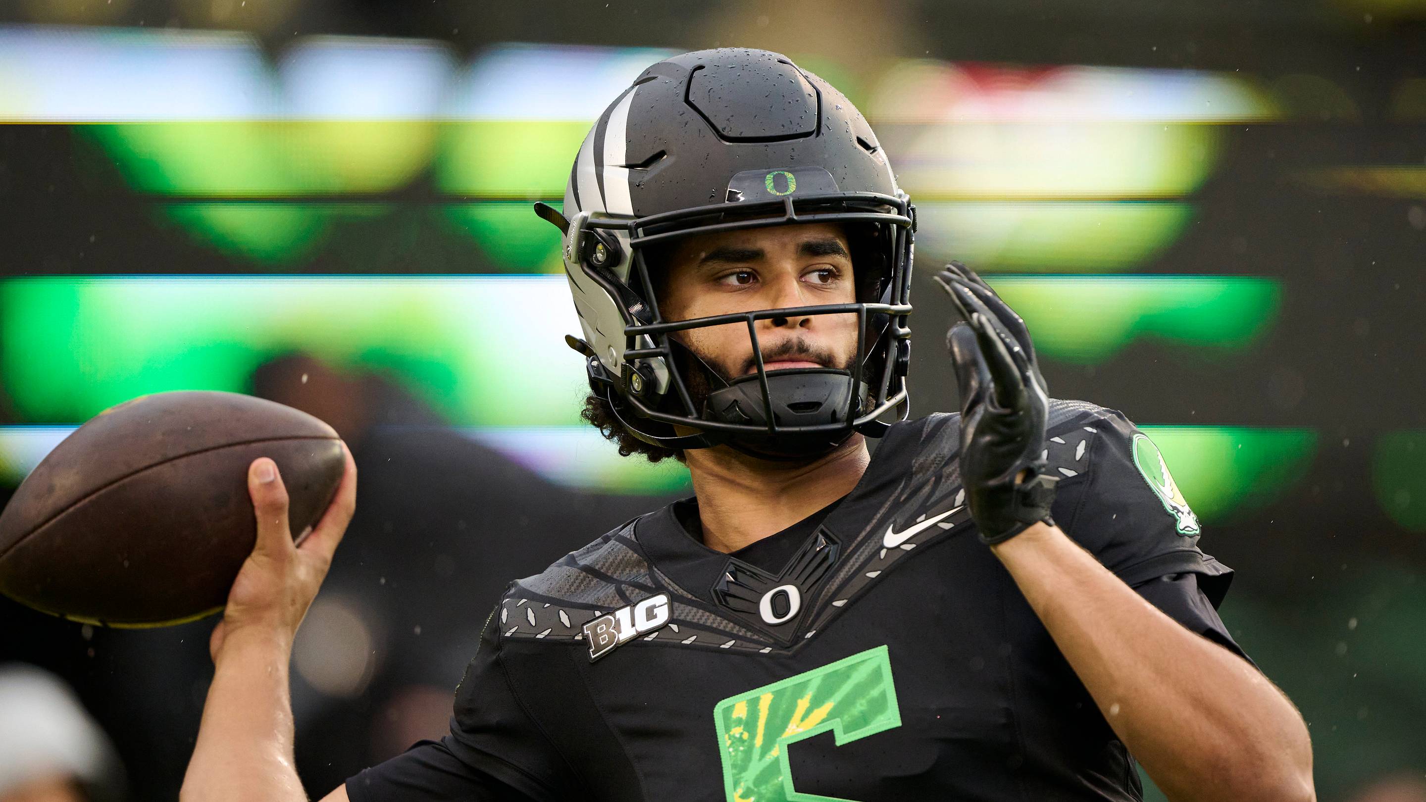 Oregon Ducks Uniforms Turn Heads in Big Ten Ranking by Rival Players, Coaches