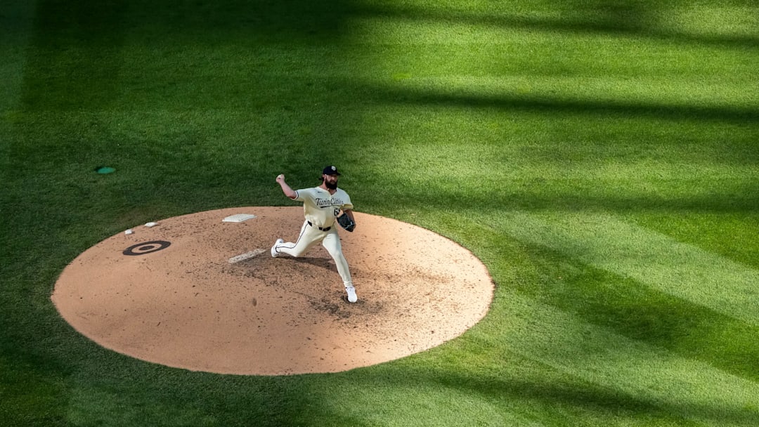What can El Randy do to acclimate himself to the Twins' roster needs?