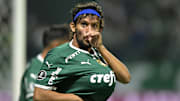 Gustavo Scarpa fez o primeiro gol do Palmeiras na semifinal da Libertadores 2022