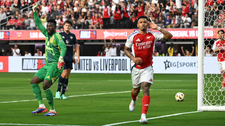 Gabriel Jesus marcou contra o Manchester United e o Arsenal venceu o clássico da pré-temporada por 2 a 1