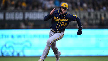 Milwaukee Brewers left fielder Christian Yelich (22)