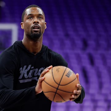 Mar 26, 2024; Sacramento, California, USA; Sacramento Kings forward Harrison Barnes (40) warms up before the game against the Dallas Mavericks at Golden 1 Center. 