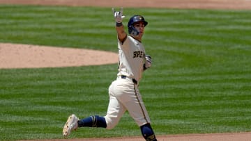 Milwaukee Brewers outfielder Sal Frelick (10) celebrates his solo home run during the fourth inning