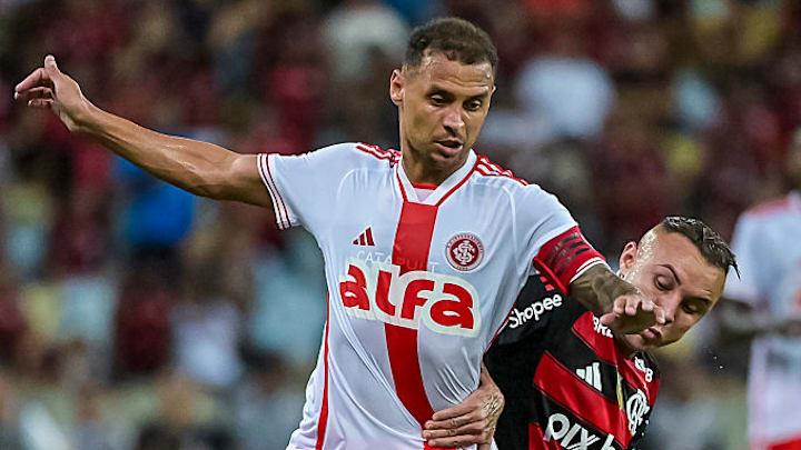 Alan Patrick, Everton Soares