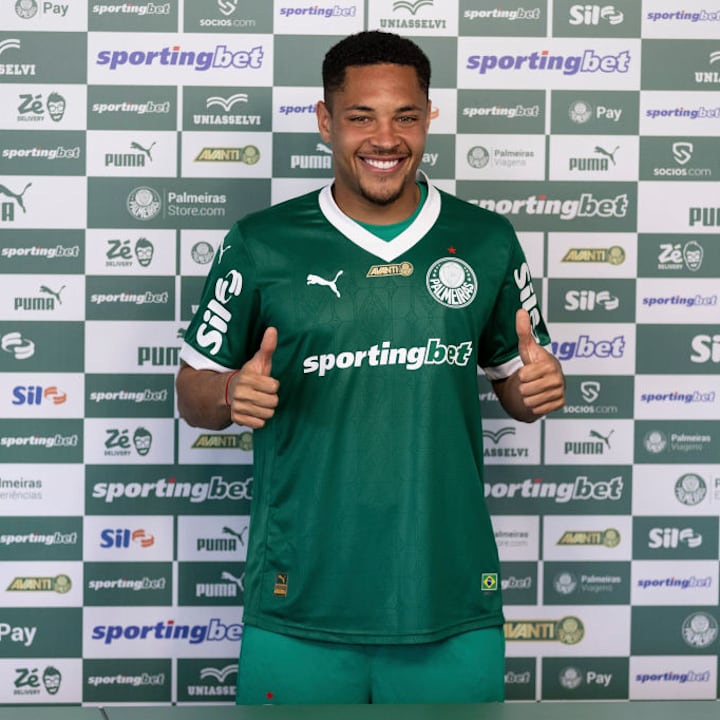 Vitor Roque, atacante do Palmeira