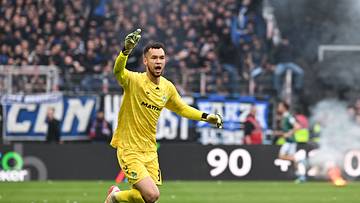 Mio Backhaus beim Derbysieg gegen den HSV