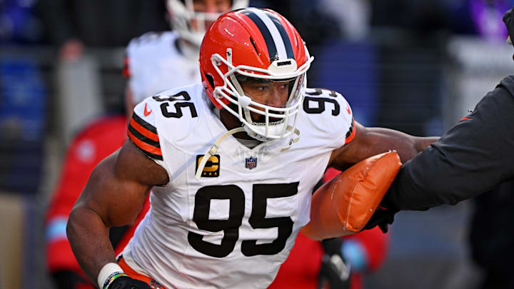 Cleveland Browns defensive end Myles Garrett warms up before a game.