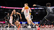 Utah Utes transfer Zach Keller (32) has committed to the Utah State Aggies.