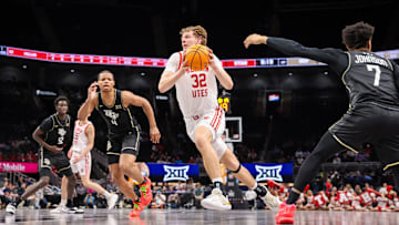 Utah Utes transfer Zach Keller (32) has committed to the Utah State Aggies.