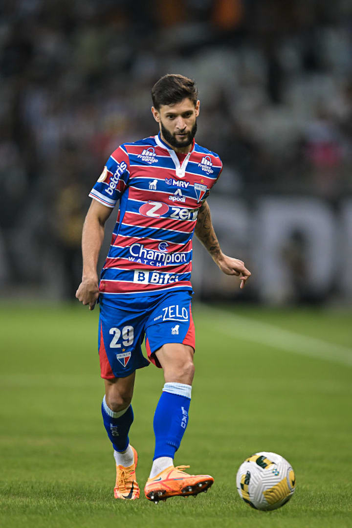 Juninho Capixaba, lateral do Fortaleza 