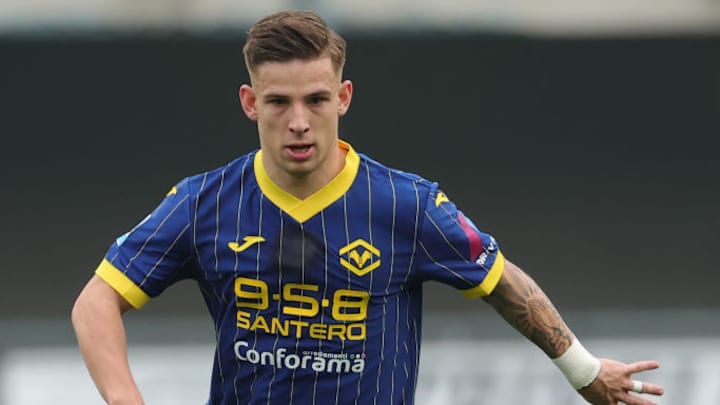 Tomas Suslov of Hellas Verona FC runs with the ball