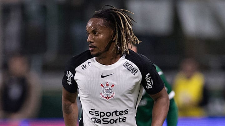 André Carrillo