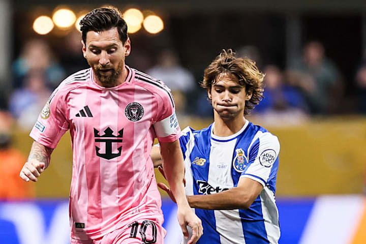 Lionel Messi, Rodrigo Mora