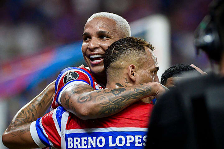 Deyverson, Breno Lopes