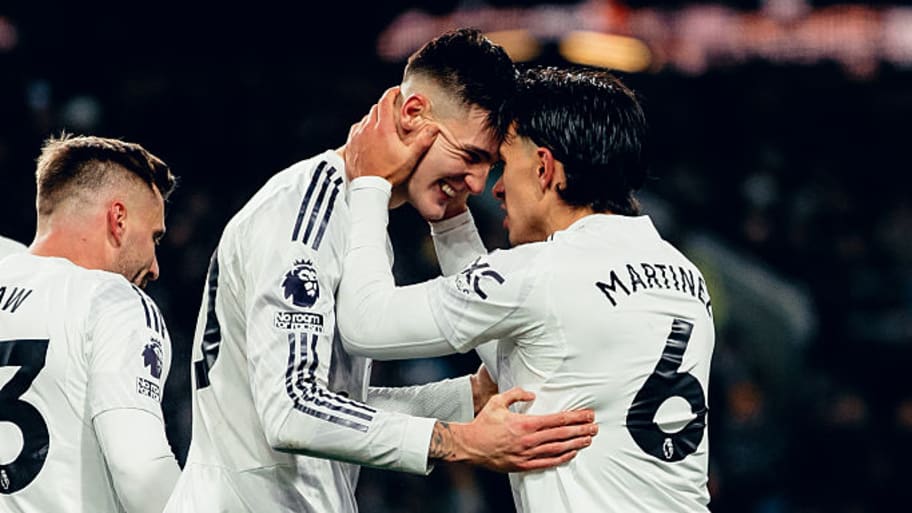 Benjamin Šeško celebrates