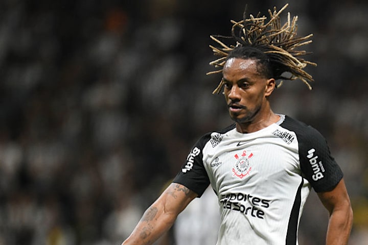 Andre Carrillo