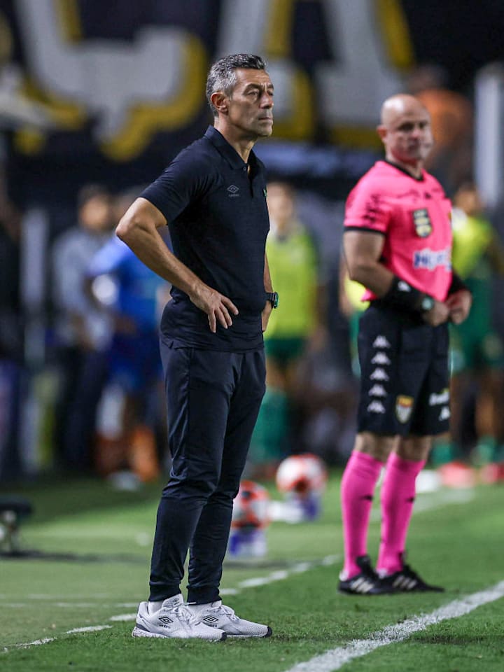 Pedro Caixinha, técnico do Santo