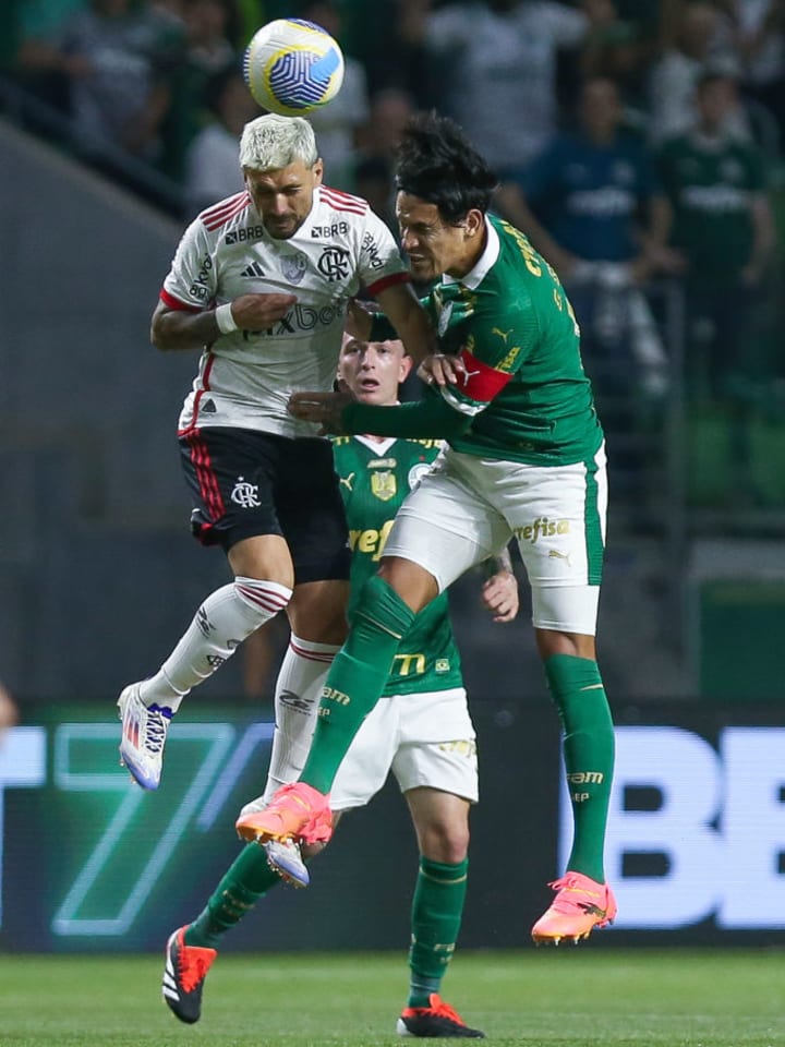 De Arrascaeta e Gustavo Gomez, em Palmeiras x Flamengo pela Copa do Brasi