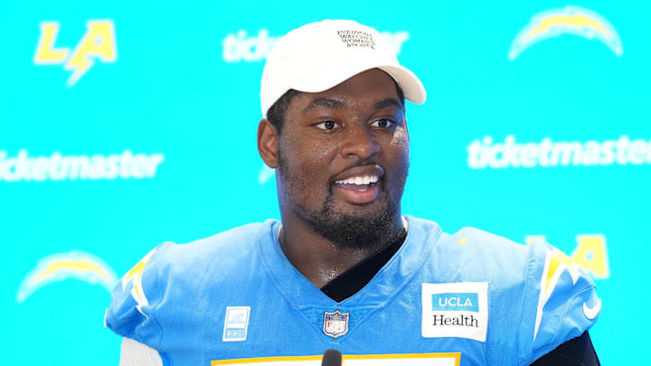 Chargers guard Zion Johnson