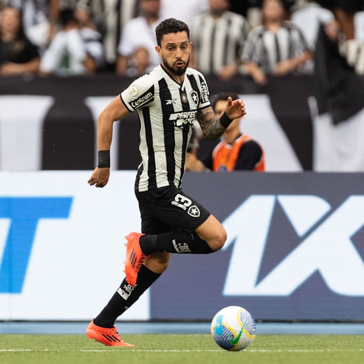 Alex Telles