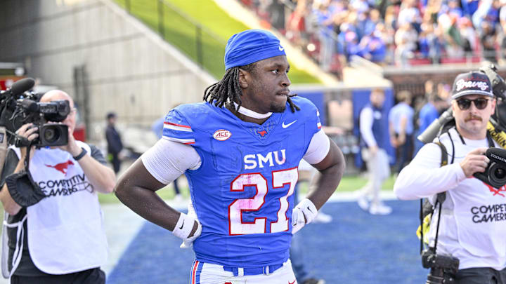 SMU's TJ Harden scored the winning touchdown against Miami Saturday.