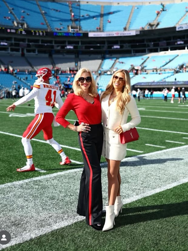 Tavia Hunt and Gracie Hunt