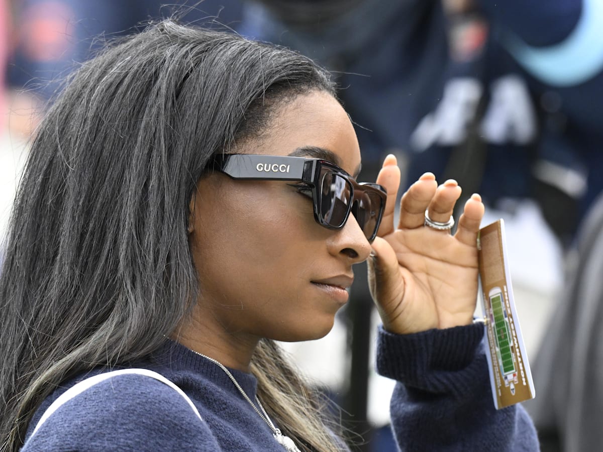 Simone Biles shares natural selfie upon H-Town return for