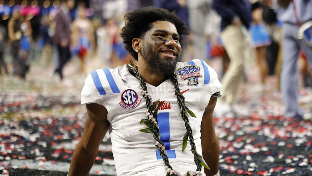 Former WSU wide receiver De'Zhaun Stribling (1) celebrates on the field after defeating the Georgia Bulldogs