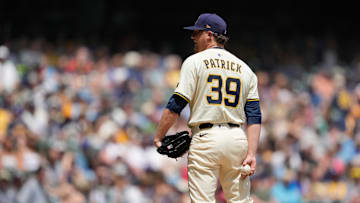 Atlanta Braves v Milwaukee Brewers