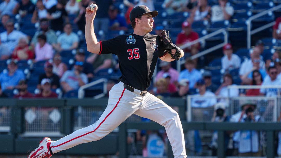 Jun 17, 2026; Omaha, NE, USA; Georgia Bulldogs starting pitcher Paul Farley (35) pitches against the Oklahoma Sooners during the first inning at Charles Schwab Field. Mandatory Credit: Dylan Widger-Imagn Images