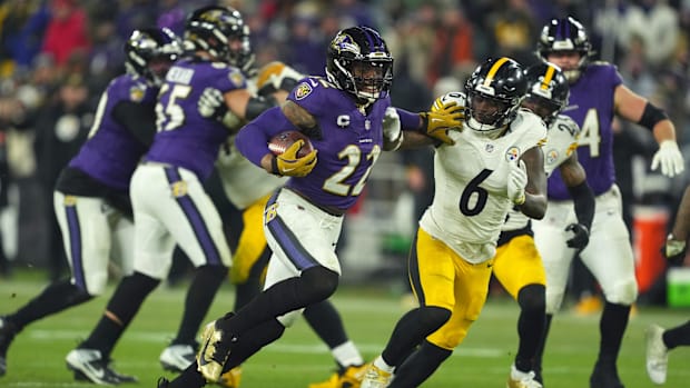 derrick-henry-ravens-stiff-arm