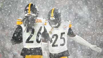 Pittsburgh Steelers v Cleveland Browns
