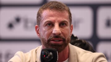 Pedrinho se defendeu de críticas em longa entrevista coletiva no Vasco