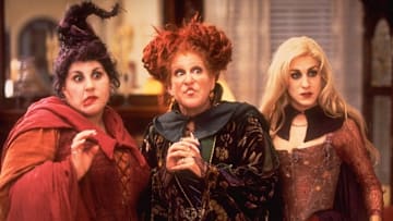 HOCUS POCUS - FreeformÕs spooktacular Ò13 Nights of HalloweenÓ annual programming event brings the chills and thrills October 19 -31 with your favorite Halloween films. (BUENA VISTA PICTURES/ANDREW COOPER)
KATHY NAJIMY, BETTE MIDLER, SARAH JESSICA PARKER