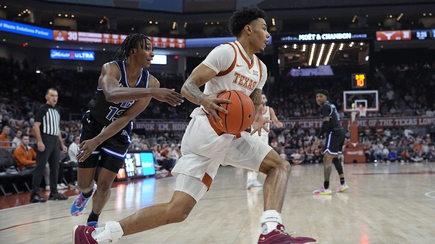 Former Texas Longhorns Guard Transfers to Big 12 Team