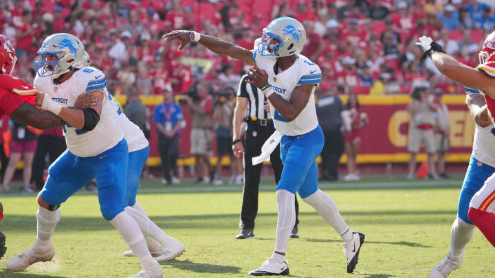 Detroit Lions quarterback Hendon Hooker (2)