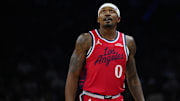 Clippers guard Bradley Beal (0) looks up at the scoreboard as he plays against the Suns during a game at the Mortgage Matchup Center on Nov. 6, 2025.