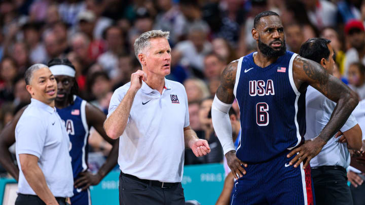 Kerr y LeBron James levantaron la medalla de oro