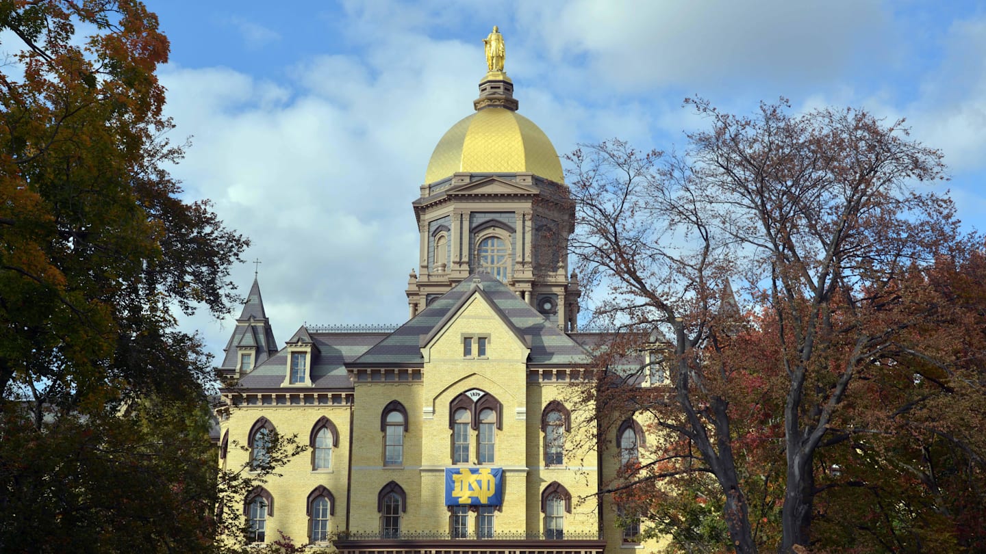 Notre Dame Transfer Alert: Star Player Headed to Top Baseball Program