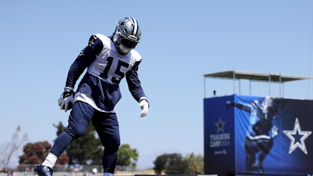 Dallas Cowboys running back Ezekiel Elliott (15) during training camp at the River Ridge Playing Fields in Oxnard, California