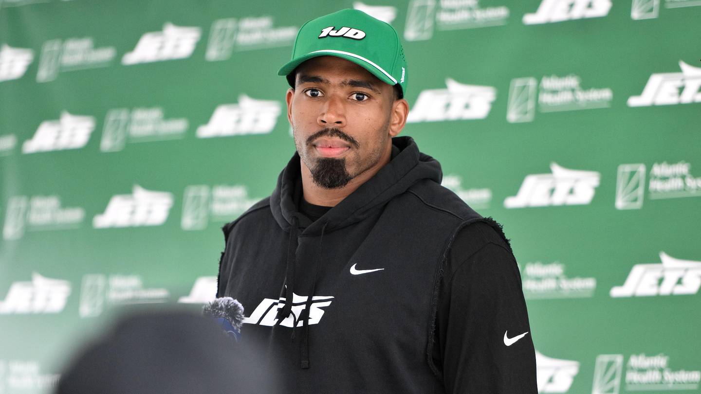 New York Jets Activate Chuck Clark and Promote Anders Carlson Ahead of Colts Showdown - News Directory 3
