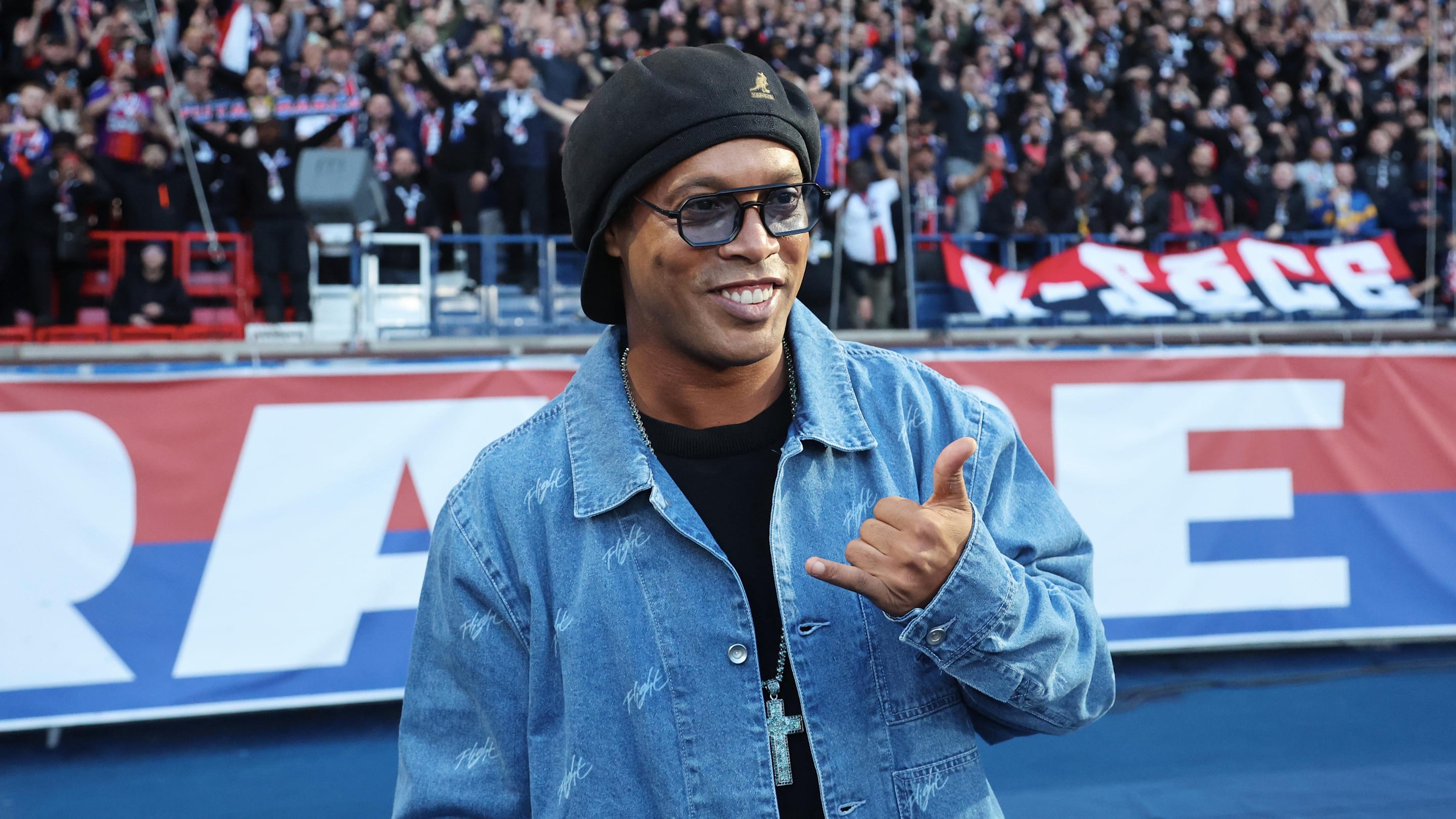 OM - PSG : Ronaldinho apporte son soutien à Paris avant le match, avec un message taquin envers les Marseillais