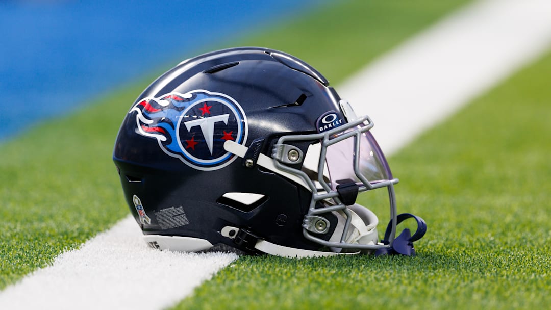 Tennessee Titans v Los Angeles Chargers